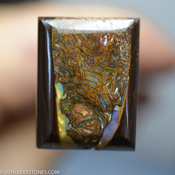 BOULDER OPAL - Koroit, Queensland, Australia