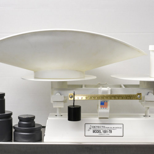Cardinal Detecto 1001TB 16 lb. Baked Enamel Pro Baker's Scale W/ Scoop-16 oz. x 1/4 oz Graduation