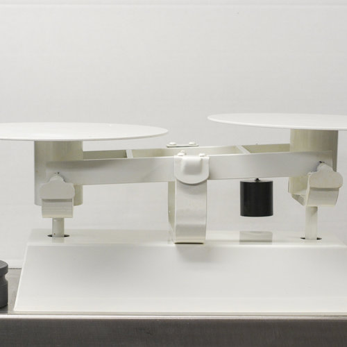 Cardinal Detecto 1001TB 16 lb. Baked Enamel Pro Baker's Scale W/ Scoop-16 oz. x 1/4 oz Graduation