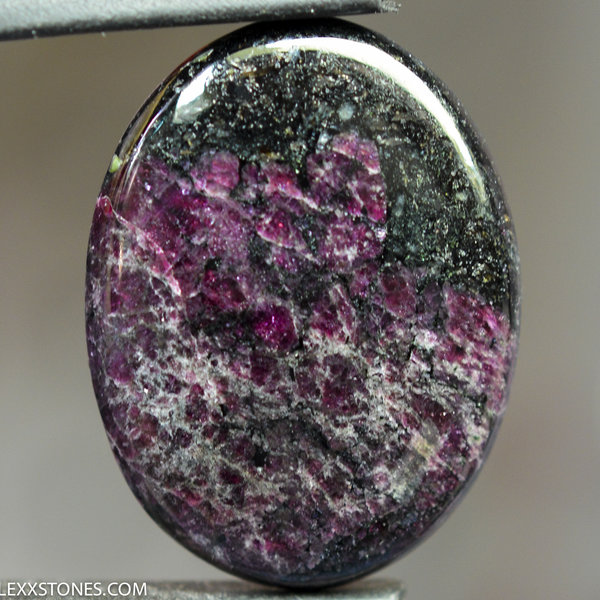 Eudialyte Lexx Stones