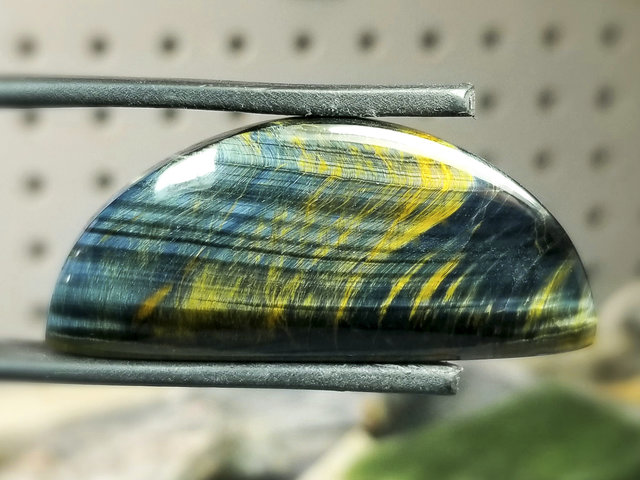 Variegated Tiger Eye Lexx Stones