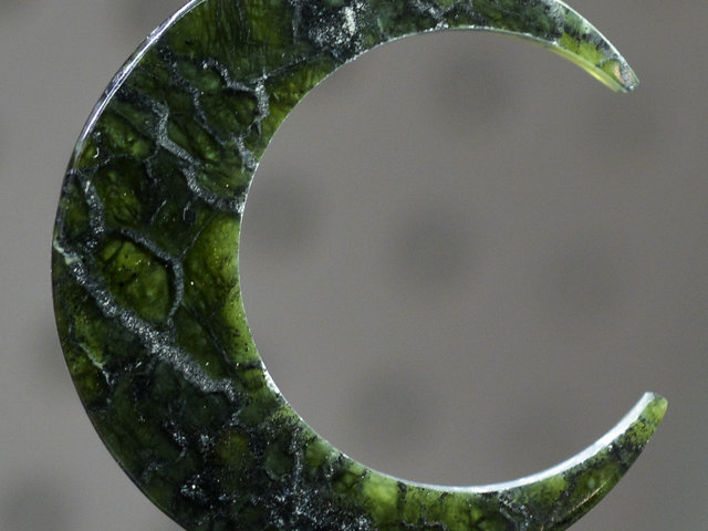 Old Stock Olivine Peridot Gemstone Crescent Moon Cabochon Hand Crafted By LEXX STONES 33 Carats